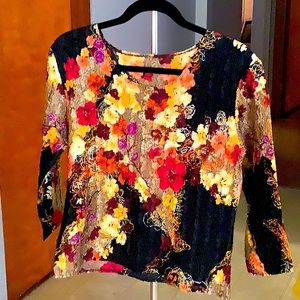 Beautiful 3/4 sleeve blouse, light and washable.